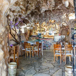 ** Hotel Shpella Albania